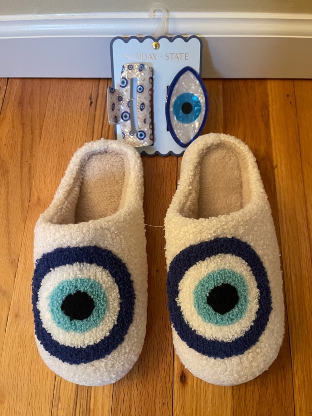 Evil Eye Cozy slippers & matching hair clips